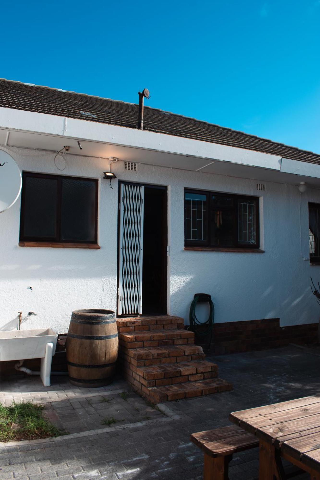 The Salty Surf Shack * Cape Town